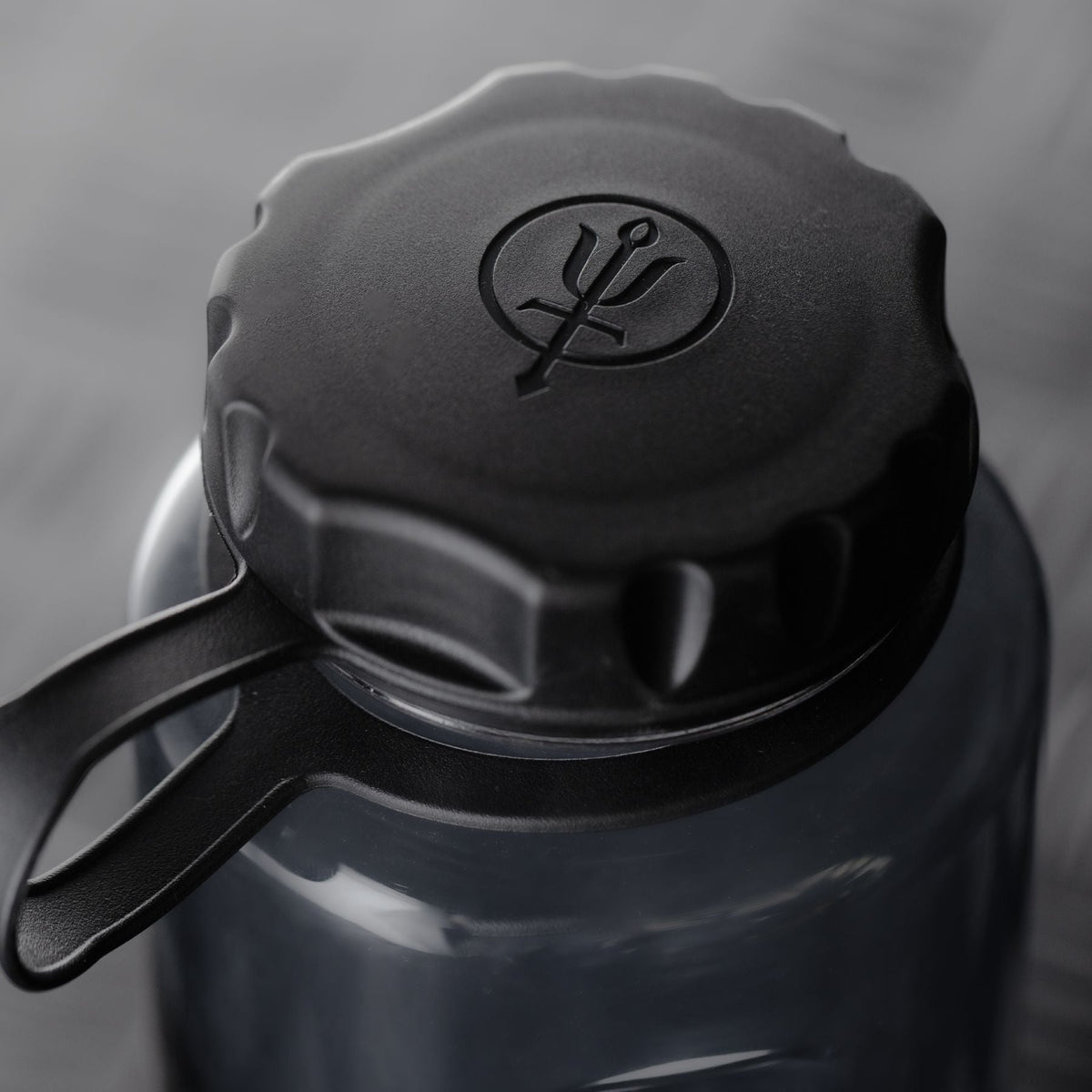 TRITAN INSIGNIA BOTTLE