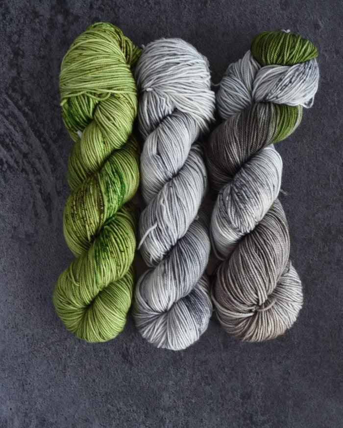 Destination Yarn Knitting Kit Lake Shore Shawl Kit
