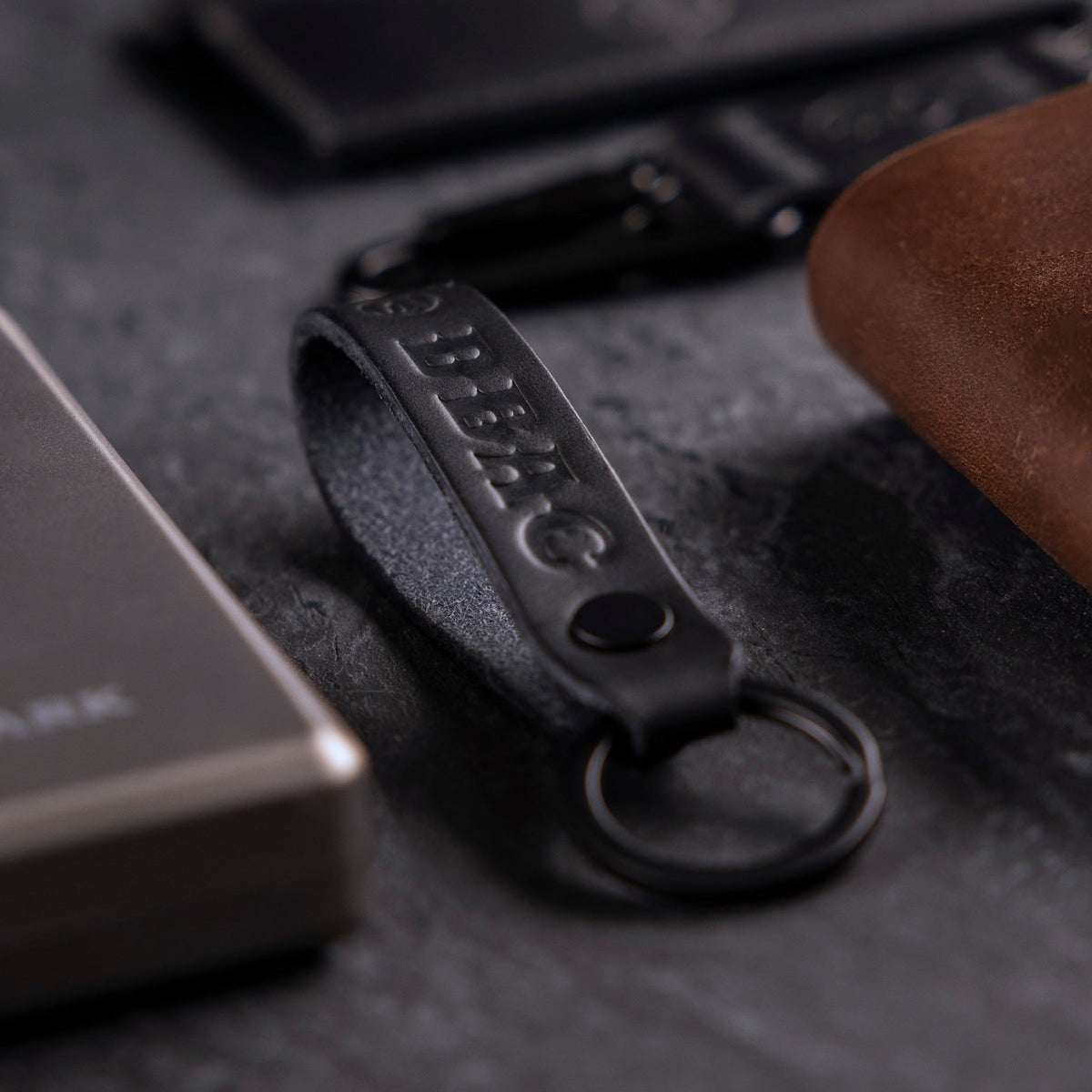 LEATHER LOOP DBAC KEYRING